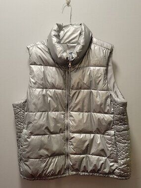 old navy puffer vest xxl - extra extra large silver chrome puff shine fall cozy